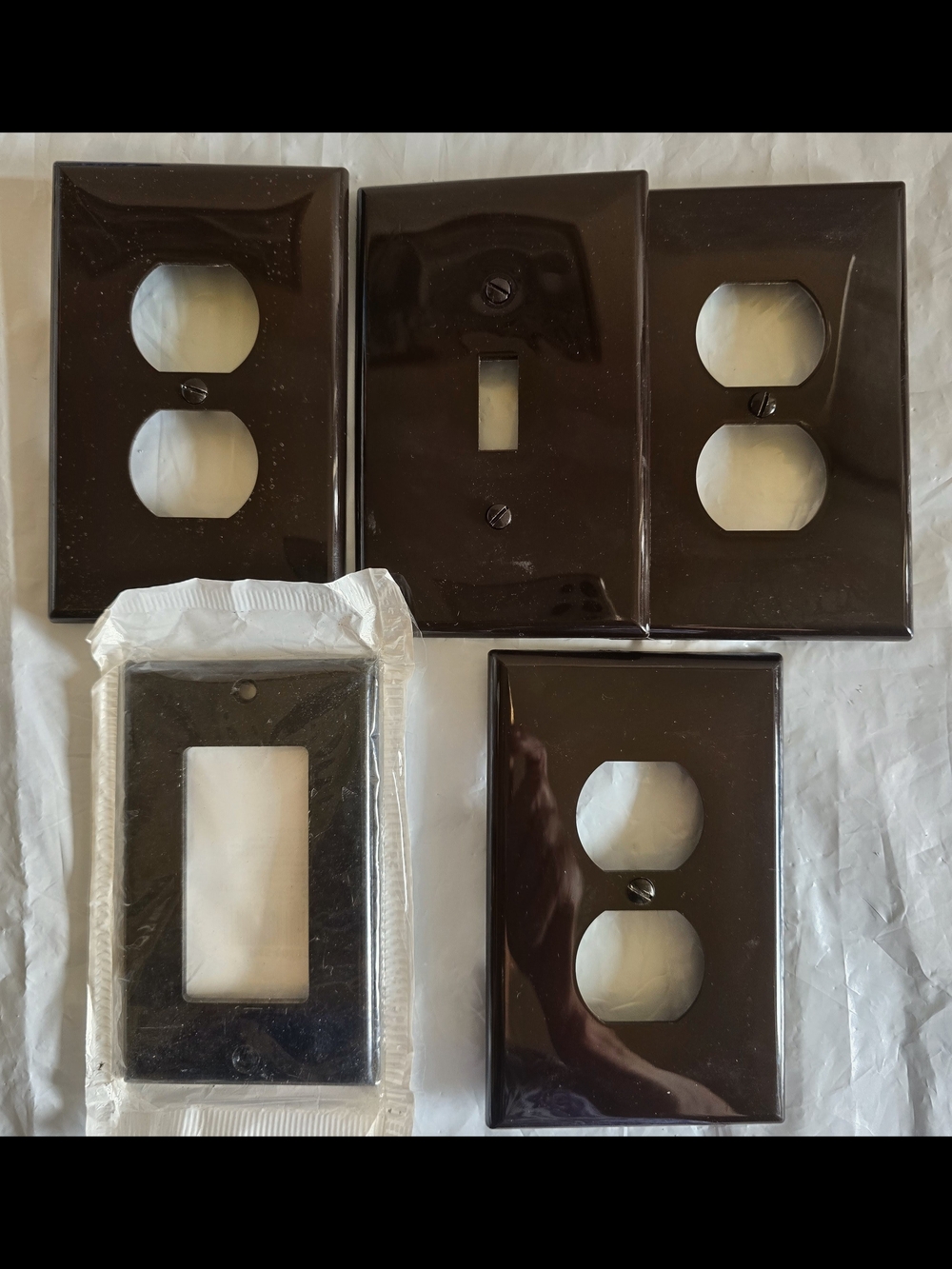 Set of 5 Black Plastic Outlet and Switch Wall Plates New